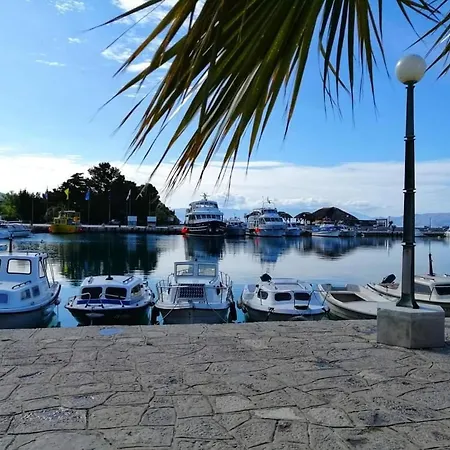 Fina Apartman *