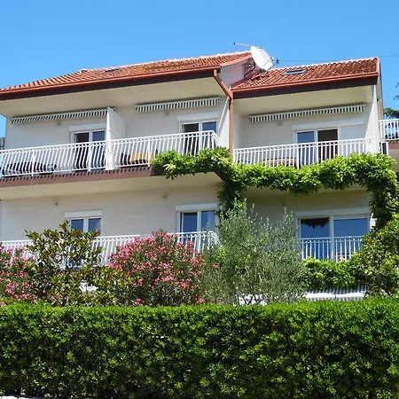 Fina Apartman